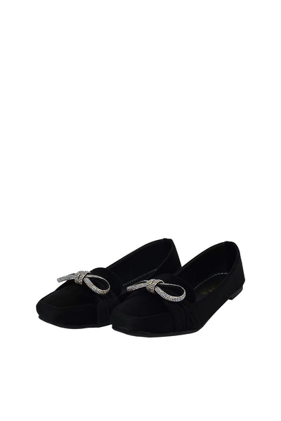 Black Pumps